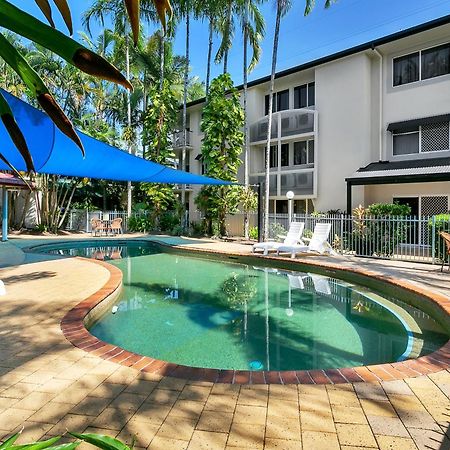Cairns Reef Apartments & Motel Экстерьер фото