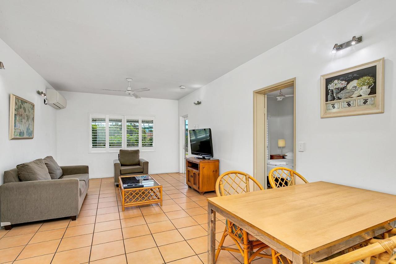 Cairns Reef Apartments & Motel Экстерьер фото