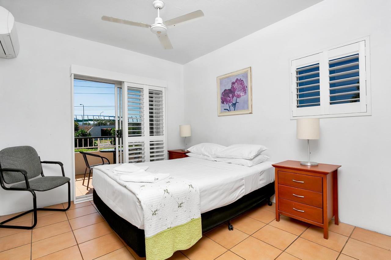Cairns Reef Apartments & Motel Экстерьер фото